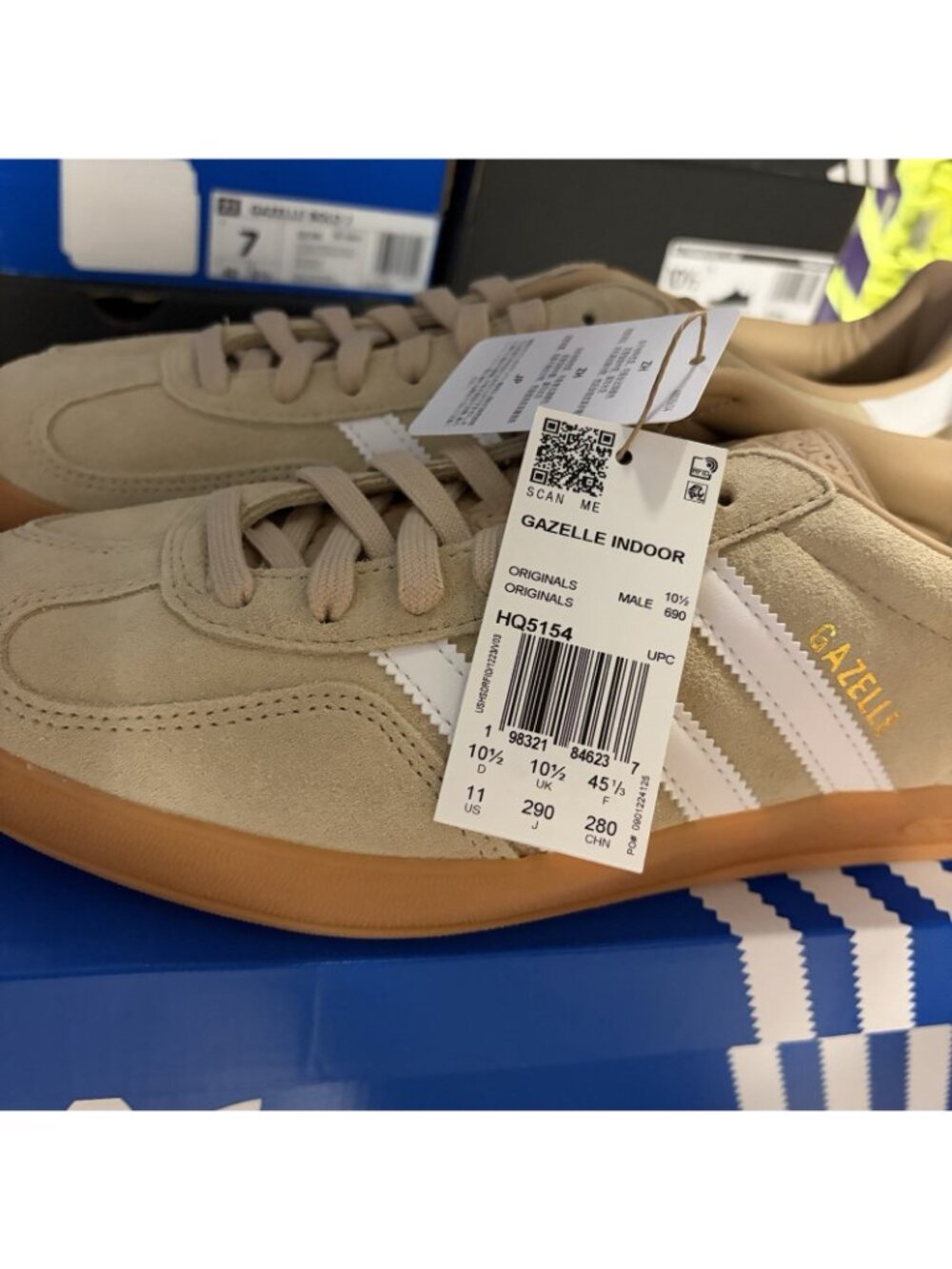 Size 10.5 Adidas Gazelle Indoor Men Magic Beige Core White Gum - HQ5154 - Picture 6 of 7